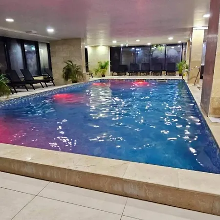 Panoramic Saeview - Pool & דירה Năvodari