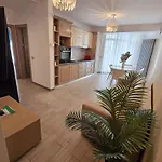 Panoramic Saeview - Pool & Apartament