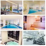 Panoramic Saeview - Pool & Apartament Năvodari