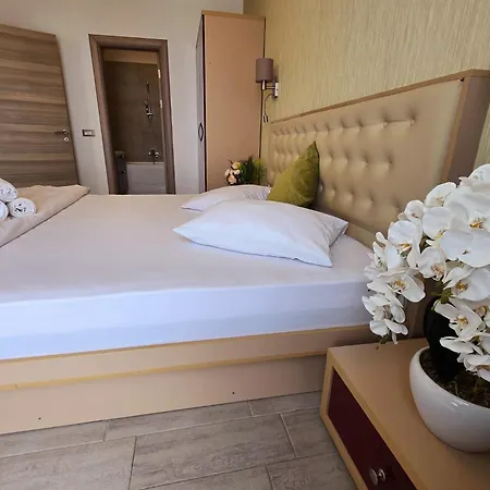 Panoramic Saeview - Pool & Apartment