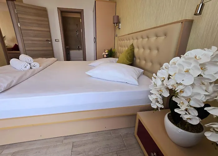 Panoramic Saeview - Pool & Apartment