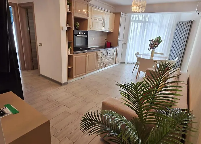 Panoramic Saeview - Pool & Apartment