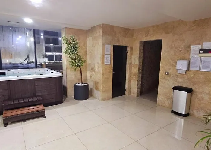 Panoramic Saeview - Pool & Apartment